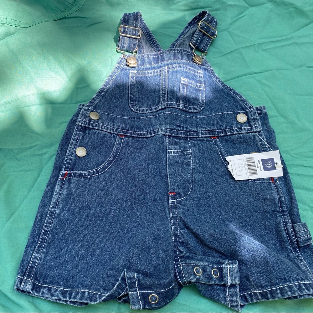 Cute overall shorts 6 to 12 months. Gap NWT